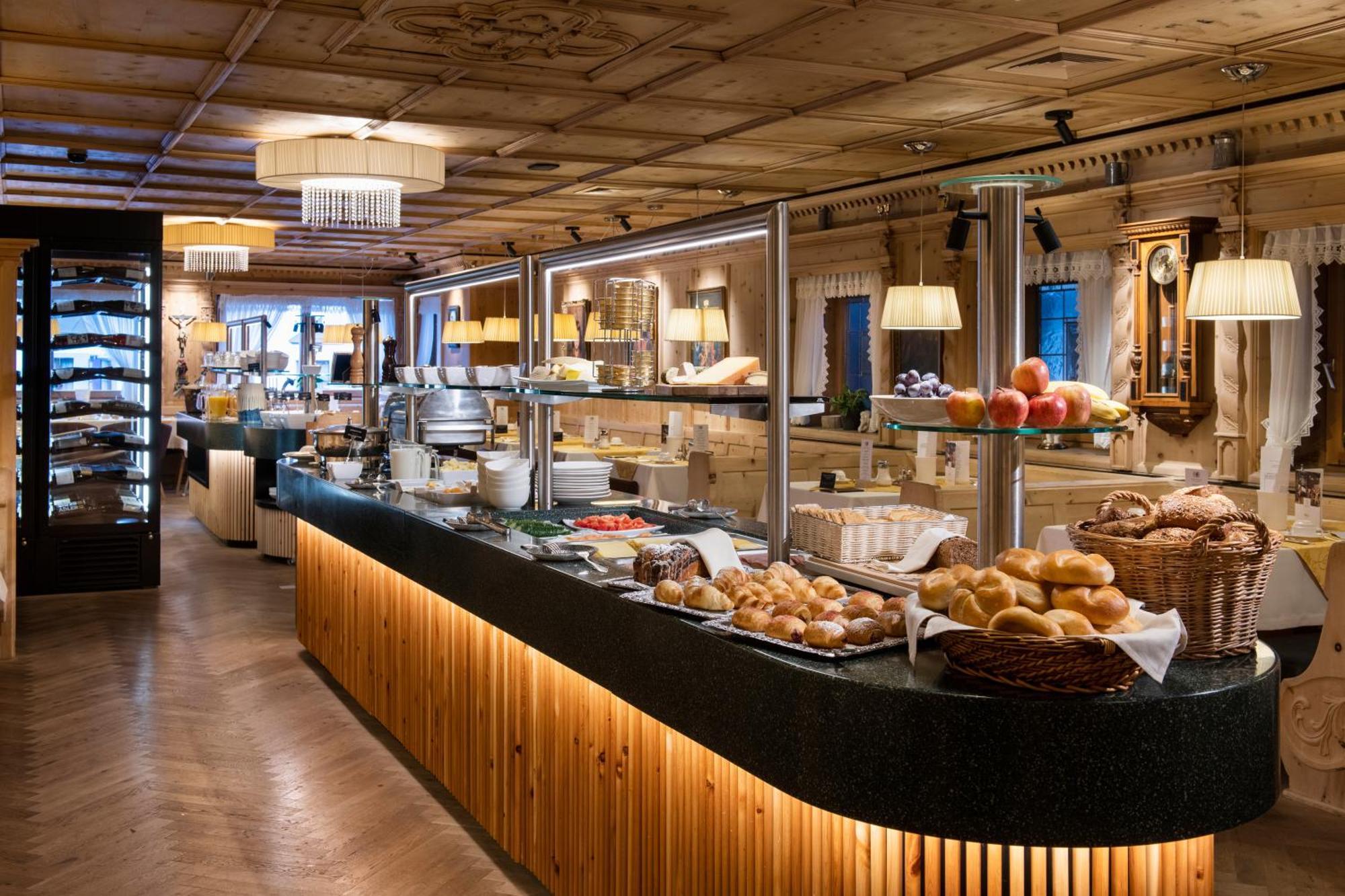 Hotel Goldener Adler - Im Sommer Silvretta Card Premium Inkludiert Ischgl Bagian luar foto