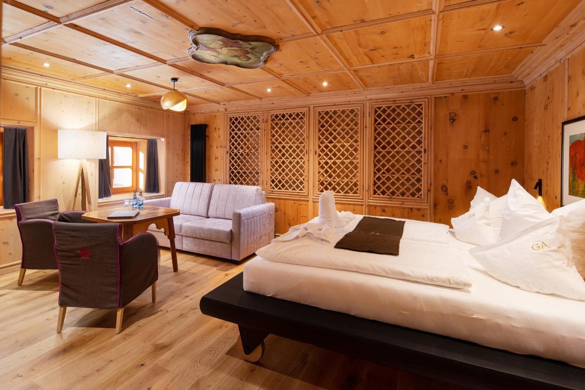 Hotel Goldener Adler - Im Sommer Silvretta Card Premium Inkludiert Ischgl Bagian luar foto