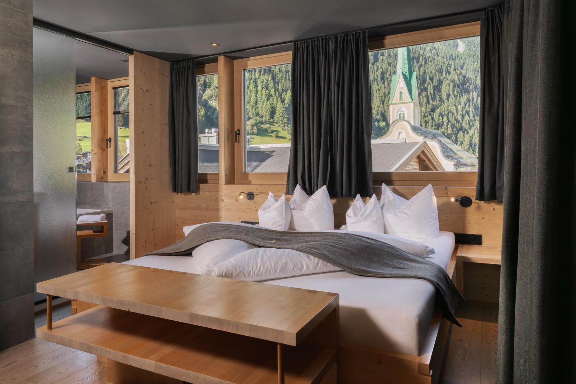 Hotel Goldener Adler - Im Sommer Silvretta Card Premium Inkludiert Ischgl Bagian luar foto